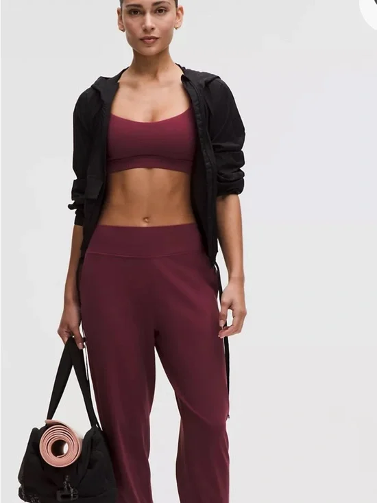 Size 4 High Rise Align Jogger - Picture 1 of 7